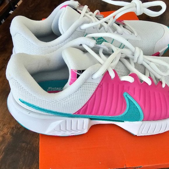 Nike Zoom Challenge Pickleball shoes - womens 9.5 Pink/teal/white - Picture 4 of 10